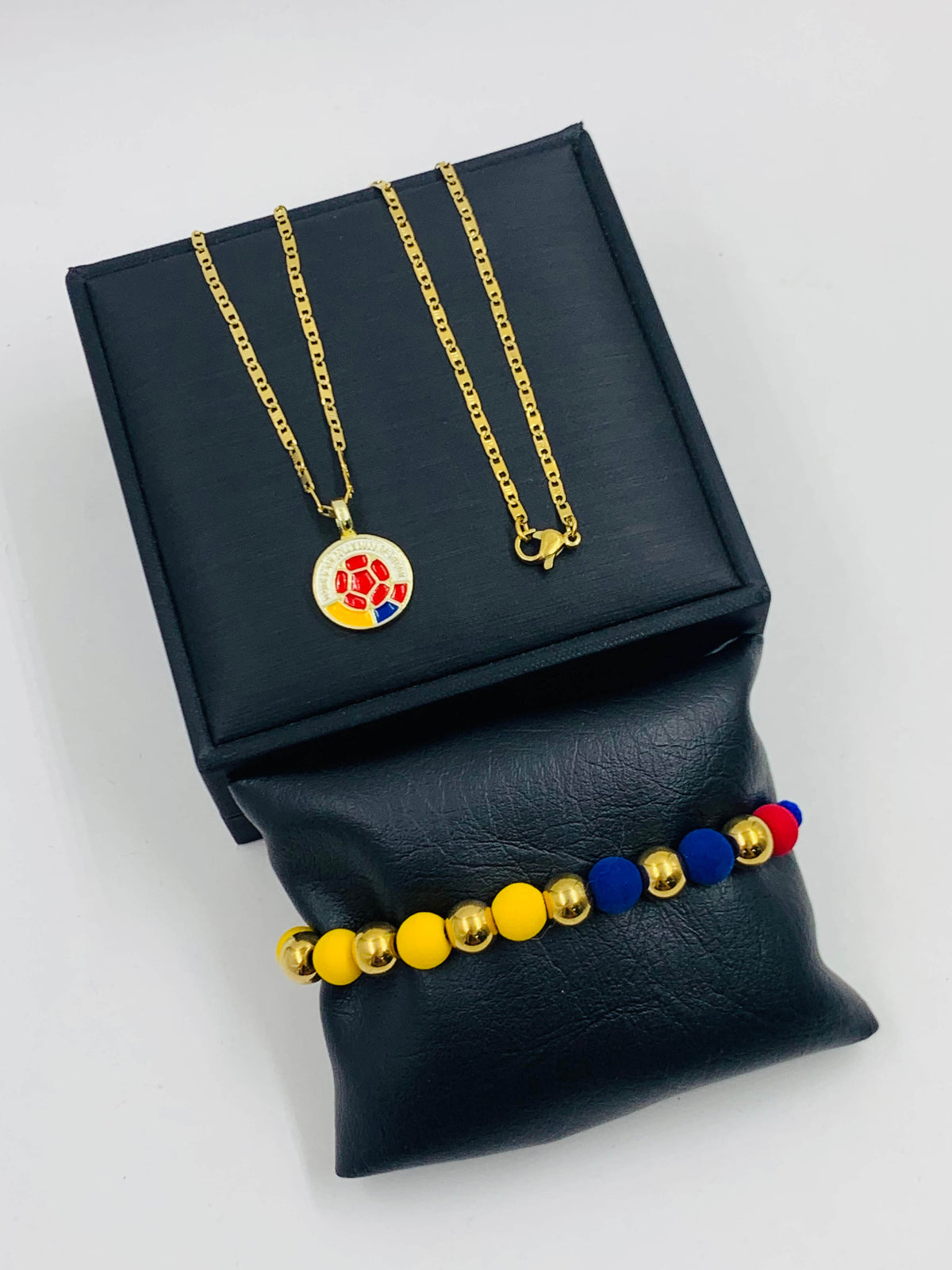 💎 La pulsera que combina orgullo colombiano + estilo premium en un solo accesorio