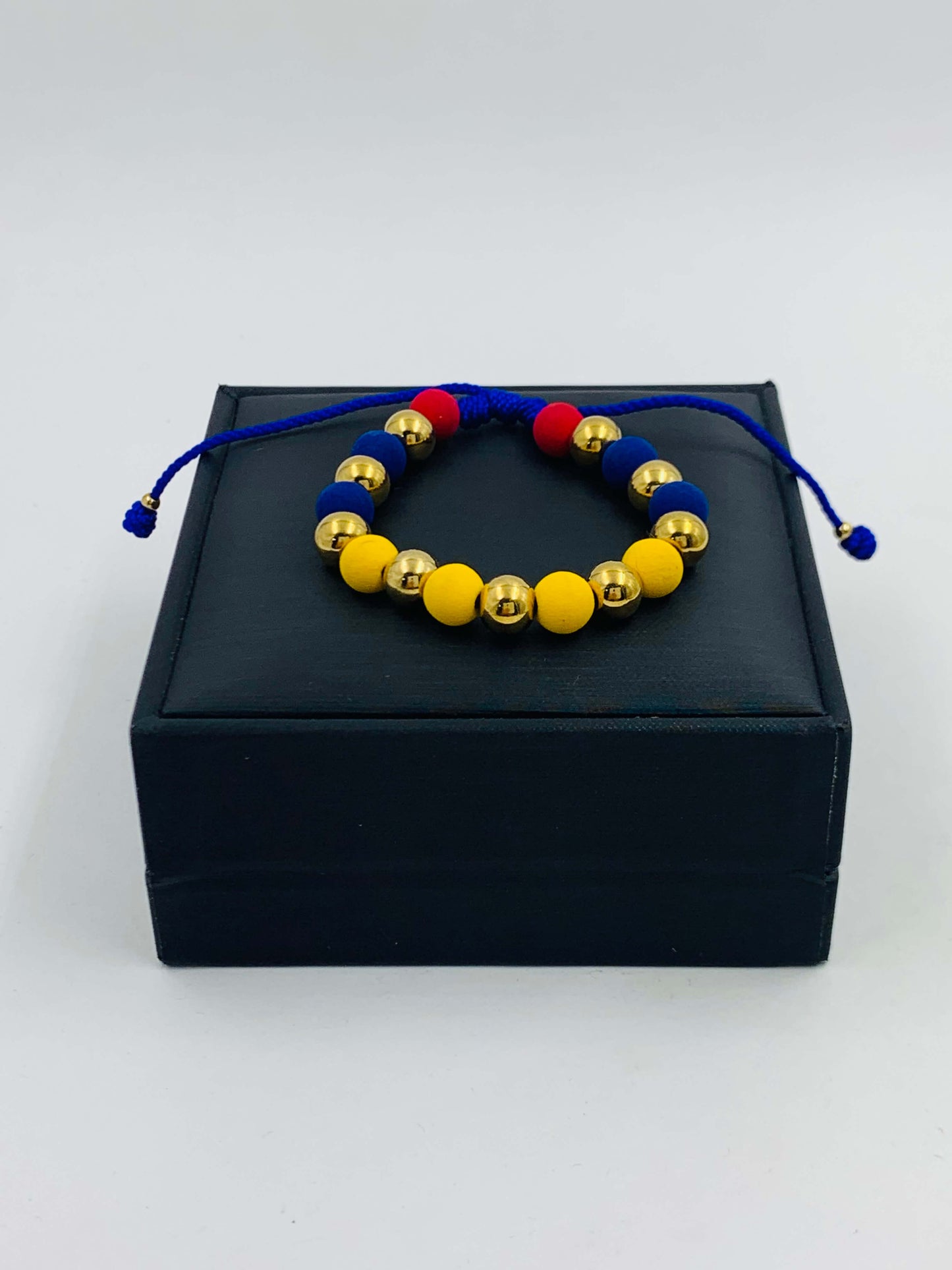 💎 La pulsera que combina orgullo colombiano + estilo premium en un solo accesorio