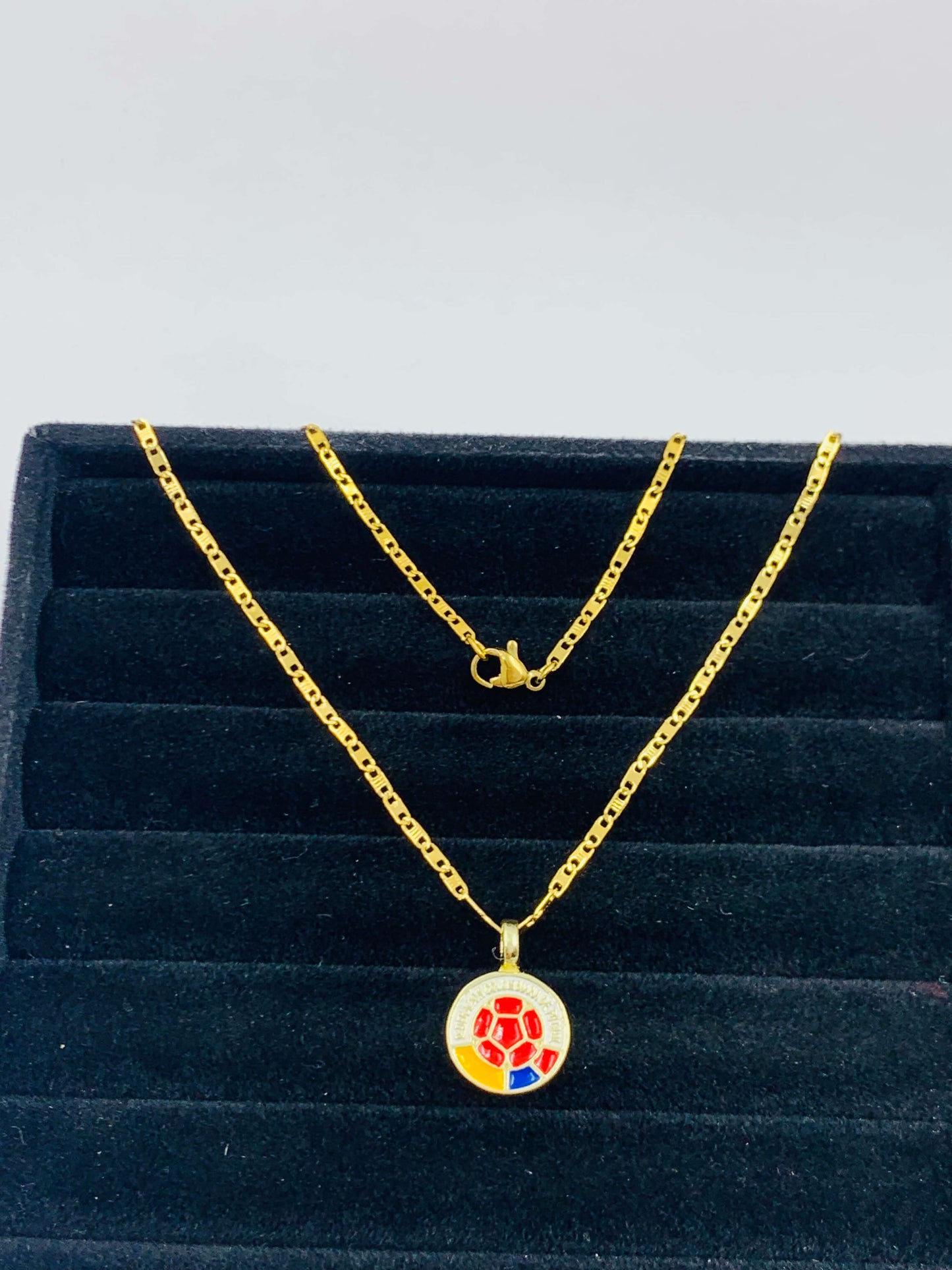 💎 La pulsera que combina orgullo colombiano + estilo premium en un solo accesorio